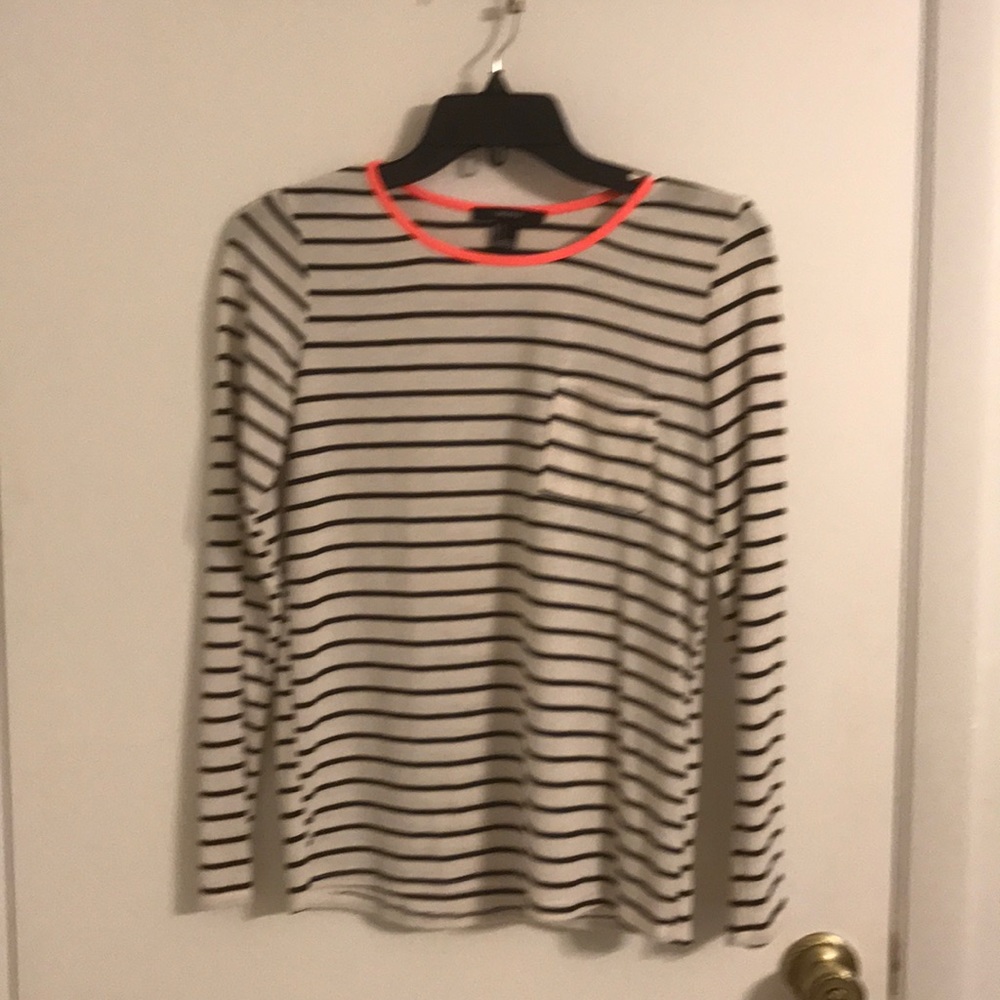 Forever 21 dog sweater .NWOT .